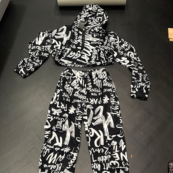 L”Rev37 Pants - L”Rev37 sweatsuit NWT 2 piece